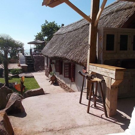 Balatonalmádi 200 Eves Vendeghazヴィラ エクステリア 写真